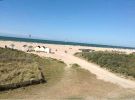Le Riva Plage Appartement, hotell i Ouistreham