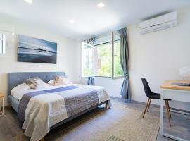 Exclusive quietness in the heart of Madrid with Public Parking, Breakfast, 2 bathrooms