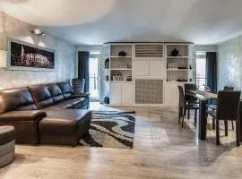 Black And White Suite