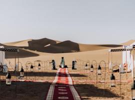 Desert Luxury Camp Erg Chigaga، فندق في El Gouera