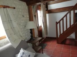 Appartement au bord de l'Eure, hôtel à Léry