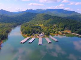 Boundary Waters Resort & Marina, lomakeskus kohteessa Hiawassee