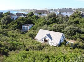 St Francis Cottage close to beach, hotel perto de Two Harbours Walk Trail, St Francis Bay