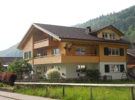 Gästehaus Graf, hotell nära Seilbahn Sonderdach, Bezau