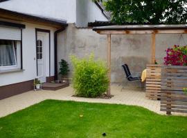 Ferienwohnung Fam. Gansau - Insel Usedom, хотел в Zirchow