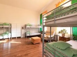Fluxus Hostel