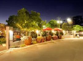 The Stirling Arms Hotel