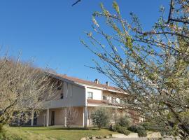 LE SETTE VIE HOLIDAY HOMES, hotel v destinaci Monforte dʼAlba