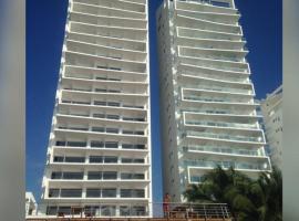 RESORT PLAYA AZUL, hotel in Tonsupa