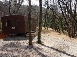 Mobil Home à la ferme, en Provence、Gramboisのキャンプ場