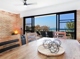 Illawong Apartment 7, vacation home in Mooloolaba