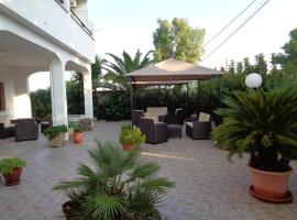 Hotel Villa del Sole – hotel w mieście Porto Cesareo