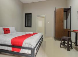 RedDoorz near Puri Indah Mall, hotel v destinaci Jakarta