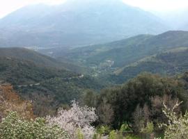 A Stella, une cabane de berger pour une expérience insolite، فندق في Santa-Lucia-di-Mercurio