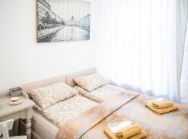 Bridges SPb Rooms, hotel in Saint Petersburg