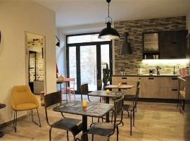 INDUSTRIAL CHIC HOUSE - Private parking, hotel in Orvieto
