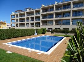 Casa Afonso Henriques, hotel in zona Praia do Burgau, Burgau