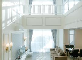 De Hug Hotel & Residence, готель у місті Чіанграй