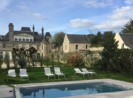 Domaine Plessis Gallu - vacation cottage rental, hotel keluarga di Azay-le-Rideau