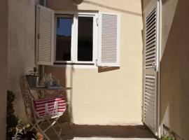 Apartment Ana, holiday rental in Vis