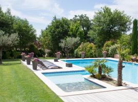 Le Bouquet de l Aromate, accommodation in Joucas