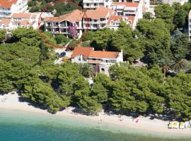 Apartments Agneza Tucepi, guest house in Tučepi