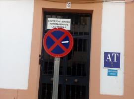 Casa Turistica Termas aparcamiento y desayuno incluido, хотел в Мерида