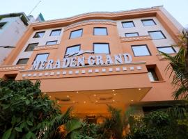 Hotel Meraden Grand, hotel en Varanasi