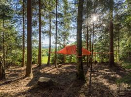 Baumzelt am Waldesrand, luxury tent in Regen
