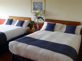 London Beach Country Hotel & Golf Club, country house in Tenterden