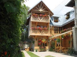 Pension Crizantema, hotel v destinaci Vatra Moldoviţei