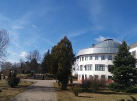 Sanatorium Naroch, hotel poblíž významného místa Stantsiya Budslav, Narač