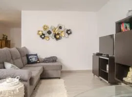 Casa Mirlo, Coqueto alojamiento con Terraza y Jardín en Zona Tranquila