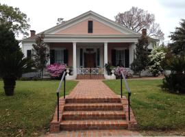 Stone House Musical B&B, bed & breakfast i Natchez