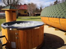 Apartamenty Gajówka- rowery, plac zabaw, sauna, jacuzzi, apartmán v destinaci Stegna