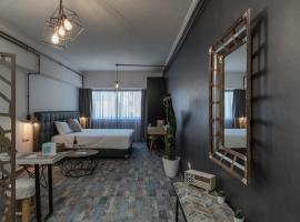 Superb Industrial Style Lodge Heart of Athens, hotel in Athens