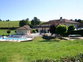 Le Ranfort Chambres d'Hôtes, hotel cu parcare din Calviac