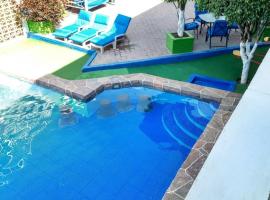 Casa de Huéspedes May, hotel com piscina em Ixtapan de la Sal