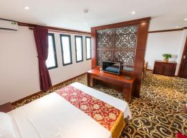 HOANG TRUNG HOTEL, hotel i Quảng Ninh