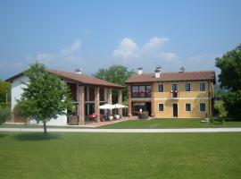 Casa Lidia، فندق في Breganze