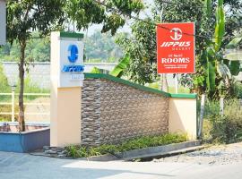 Jippus Galaxy Budget Air port hotel, campsite in Cochin