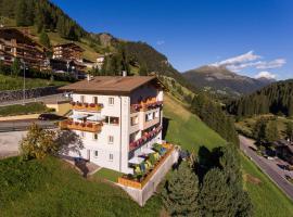 Garni Bellavista, hotel a Arabba