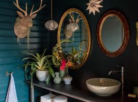 Woodcutters Forest Cottages, hotel v destinaci Knysna