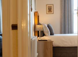 Blue Swallow, romantic hotel in Penrith