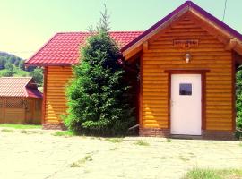 Смерековий двір, hotel en Yaremche