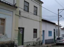 Casa por temporada, cheap hotel in Goiás