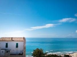 Cosy loft - Loft di atmosfera in Sperlonga alta, chalé em Sperlonga