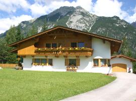 Haus Schiefer, hotel v destinaci Leutasch