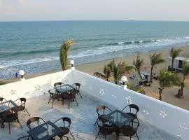 Baanmontra Beach Resort - Bankrut