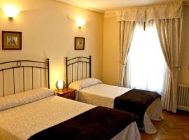 Hostal Alcántara – hotel w mieście Avila